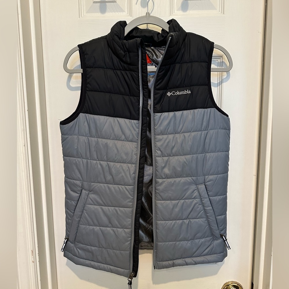 Columbia puffer vest size Youth Large